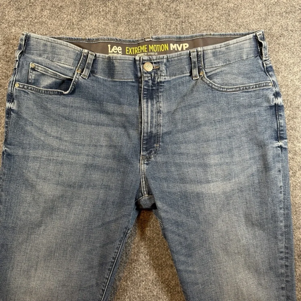 Lee‎ Extreme Motion MVP Denim Jeans Men's 42x30 Blue Straight Fit Tapered Leg